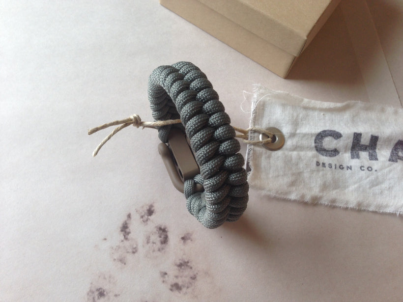 Adjustable EDC Bracelet: Simple Weave, Adaptive Light Earth Shackle